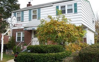 13 Crystal St, Elmont, NY 11003