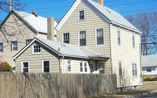 13 Gardner Ave, Hicksville, NY 11801
