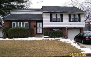 13 Talbot Dr, Westbury, NY 11590