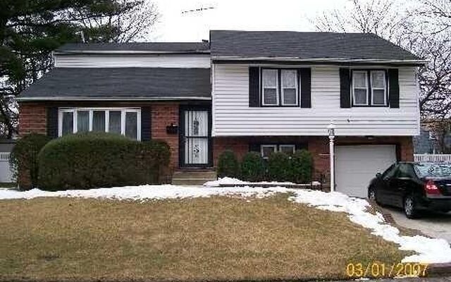 13 Talbot Dr, Westbury, NY 11590
