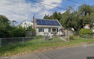 13 Winnifred St, Bay Shore, NY 11706