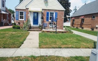130-16 234th St, Rosedale, NY 11422