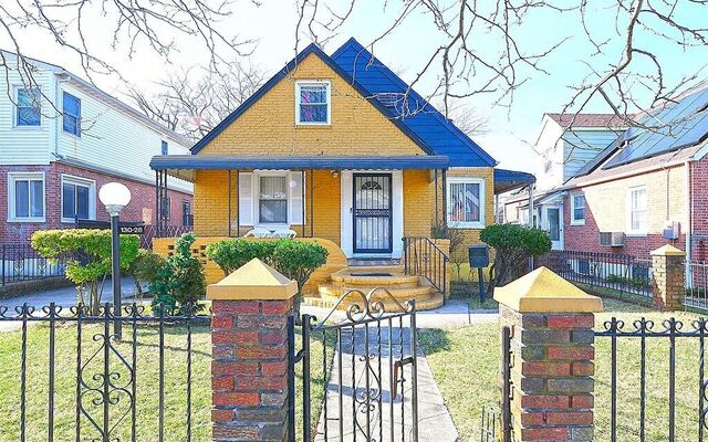 130-28 236th St, Rosedale, NY 11422 (House View)