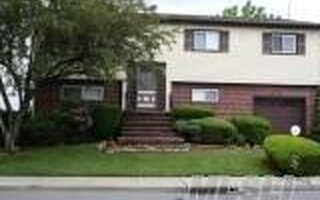 130 Chelsea St, Floral Park, NY 11001