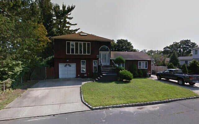 130 Claremont Ave, West Babylon, NY 11704