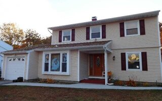 130 Greenbelt Pkwy, Holbrook, NY 11741