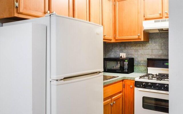 130 W 131st St #1, New York, NY 10027
