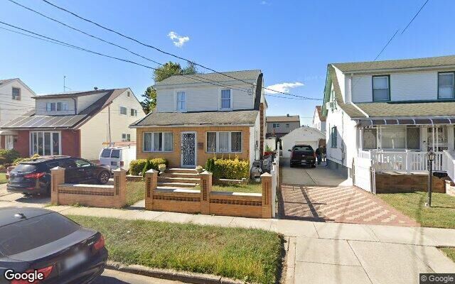 131-38 221st St, Springfield Gardens, NY 11413