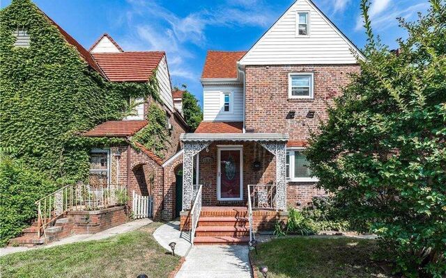 131-45 227th St, Springfield Gardens, NY 11413 (Porch)