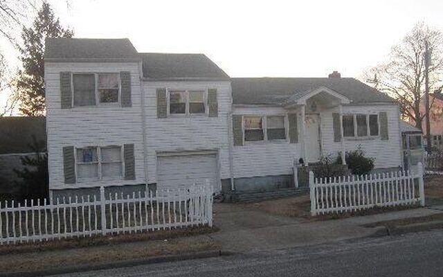 131 S 5th St, Bethpage, NY 11714