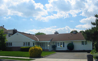 132 Alhambra Rd, Massapequa, NY 11758