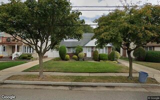 132 Bruce Ter, Mineola, NY 11501