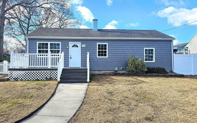 132 Pleasure Ave, Ronkonkoma, NY 11779 (House View)