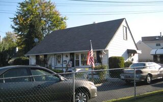 1324 Sandra Ln, Merrick, NY 11566