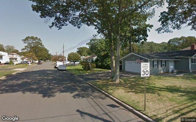 1325 10th St, West Babylon, NY 11704