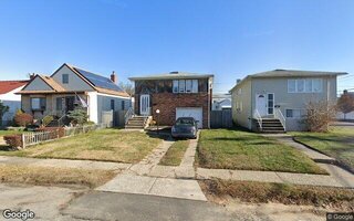 134 Deauville Pkwy, Lindenhurst, NY 11757