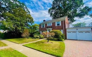 134 Fonda Rd, Rockville Centre, NY 11570