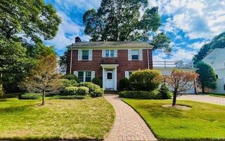 134 Fonda Rd, Rockville Centre, NY 11570