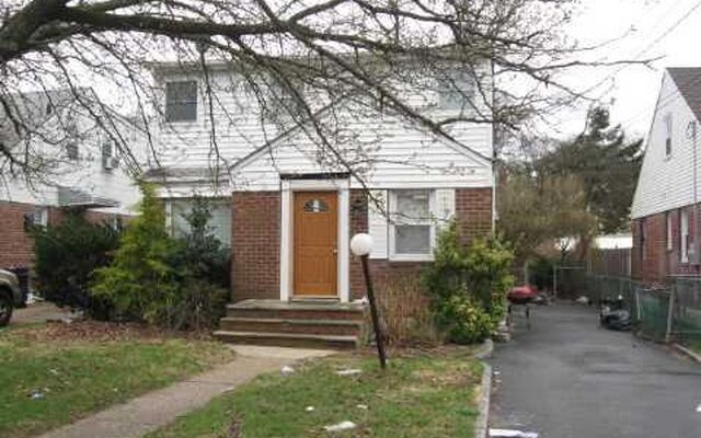 134 W Marshall St, Hempstead, NY 11550