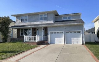 1340 Beech St, Atlantic Beach, NY 11509