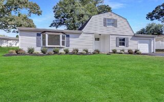 1343 Waverly Ave, Farmingville, NY 11738