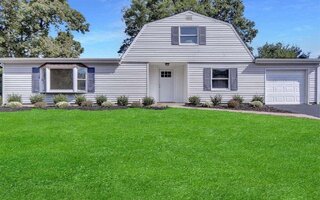 1343 Waverly Ave, Farmingville, NY 11738