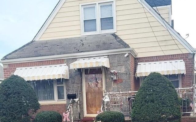135-15 114th Pl, South Ozone Park, NY 11420 (Porch)