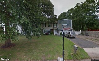 135 Chanel Dr E, Shirley, NY 11967