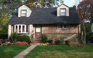 135 Dietz St, Hempstead, NY 11550