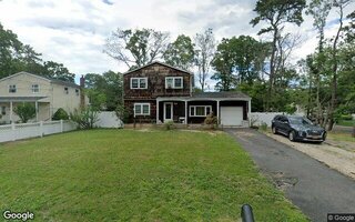 135 Woodland Ave, Central Islip, NY 11722