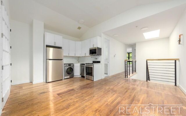 136 Cornelia St, Brooklyn, NY 11221 (Other Interiors)