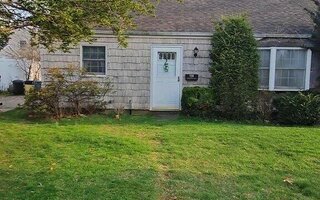 136 Primrose Ave, Massapequa Park, NY 11762