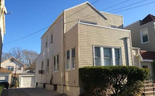 137-29 234th St, Rosedale, NY 11422 (House View)