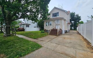 138-16 243rd St, Rosedale, NY 11422