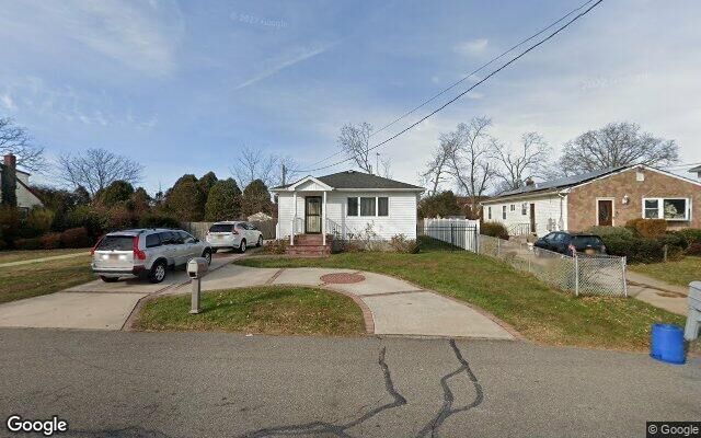 139 Columbus Blvd, Amityville, NY 11701