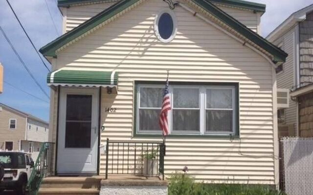14-02 Cross Bay Blvd, Broad Channel, NY 11693