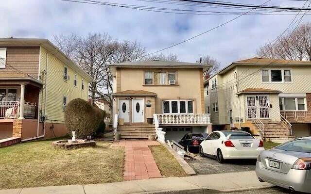 14-15 Sunnyside St, Far Rockaway, NY 11691