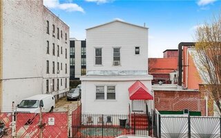 14 E 32nd St, Brooklyn, NY 11226