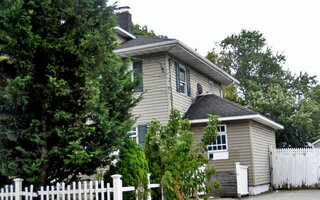 14 E Seaman Ave, Freeport, NY 11520