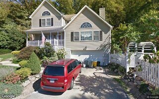 14 Fairview Ln, Oyster Bay, NY 11771