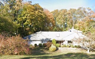 14 Farmers Rd, Great Neck, NY 11024
