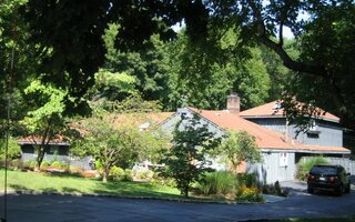 14 Farmers Rd, Great Neck, NY 11024