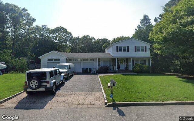14 Ferrick Ave, Medford, NY 11763