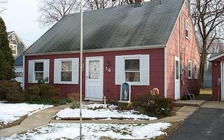 14 Glade Ln, Levittown, NY 11756