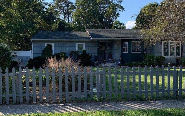 14 Glenwood Ct, Bayport, NY 11705 (Yard)