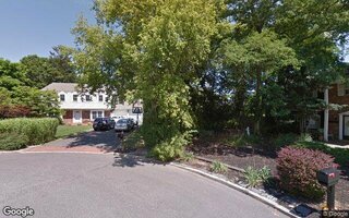 14 Kennedy Ln, West Islip, NY 11795