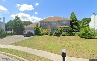 14 Lindsey Pl, Holbrook, NY 11741