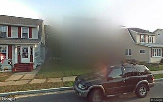 14 Maple Dr, Lindenhurst, NY 11757