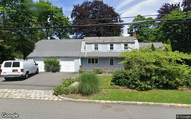 14 Marion St, Greenvale, NY 11548