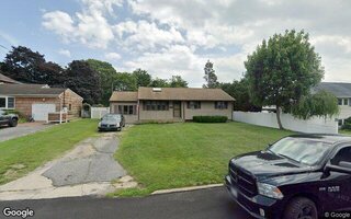 14 Mckinley St, Islip Terrace, NY 11752